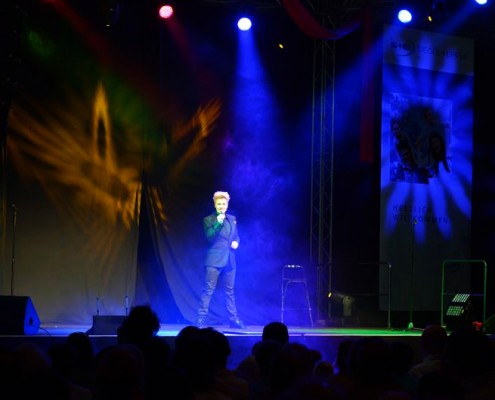 Tages-Event für Mitarbeiter mit spektakulärer Varietéshow