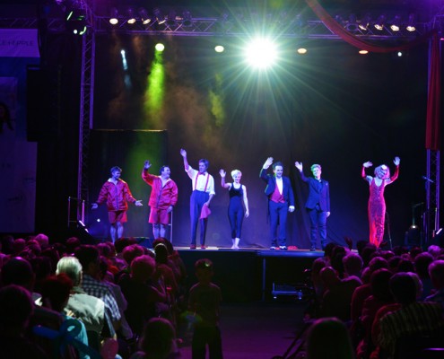 Tages-Event für Mitarbeiter mit spektakulärer Varietéshow