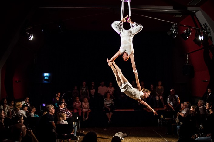 Duo E-Motion Duo Luftakrobatik in den Achterbahn Burg-Lichtspielen